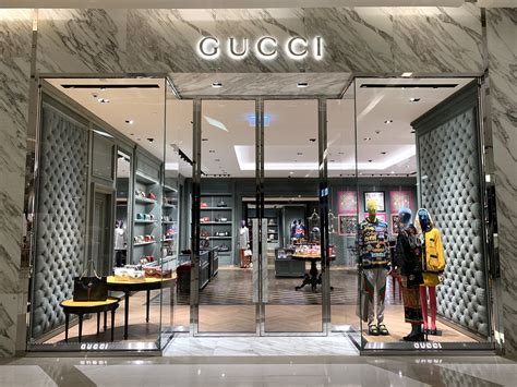 siam paragon gucci